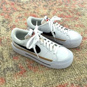 Nike Court Legacy Lift Women’s